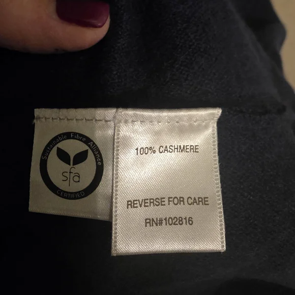 Garnet Hill Cashmere Navy Blue Women's Sweater - Picture 5 of 5